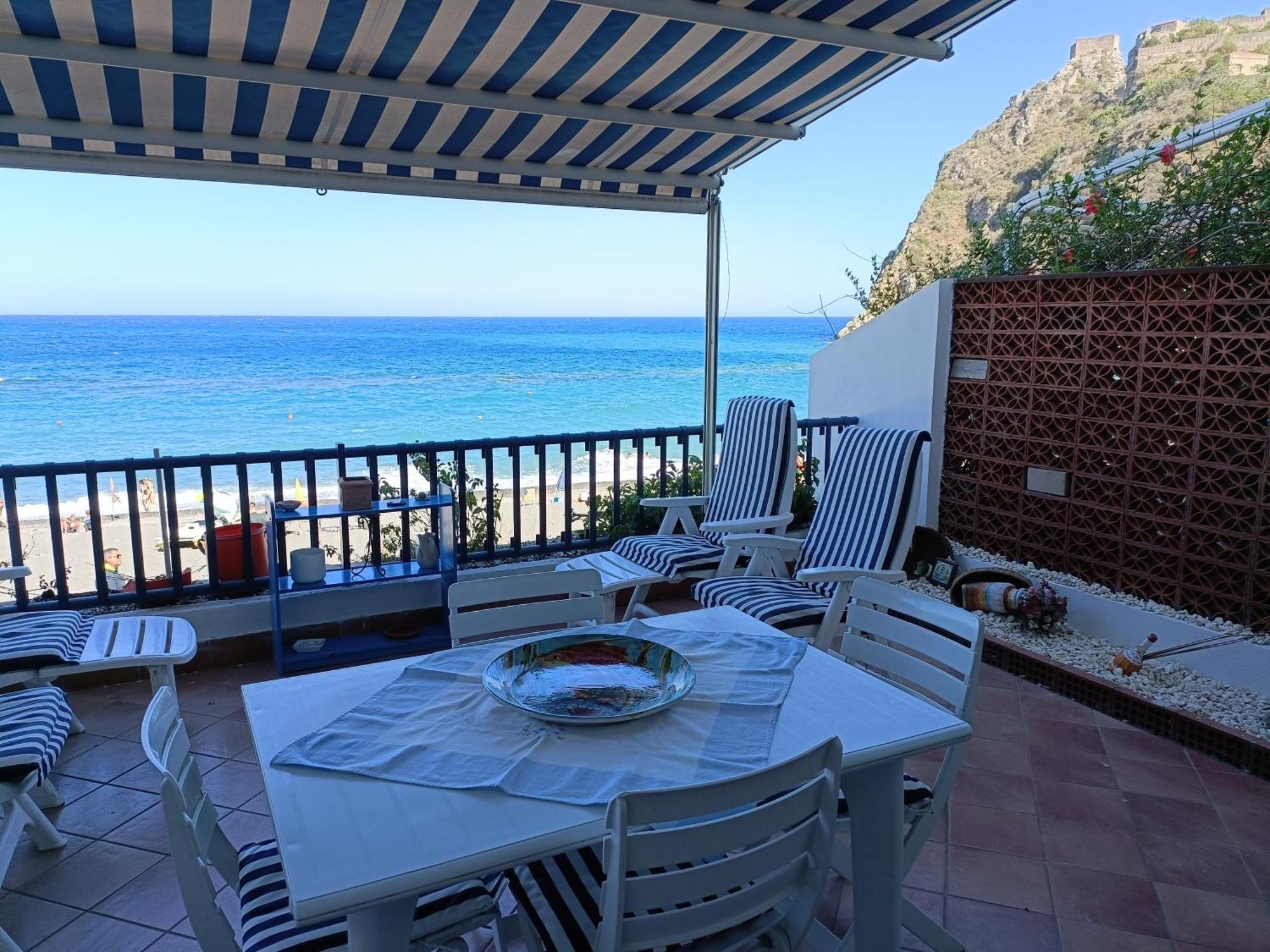 Casa Vacanze Margarita SantʼAlessio Siculo Esterno foto