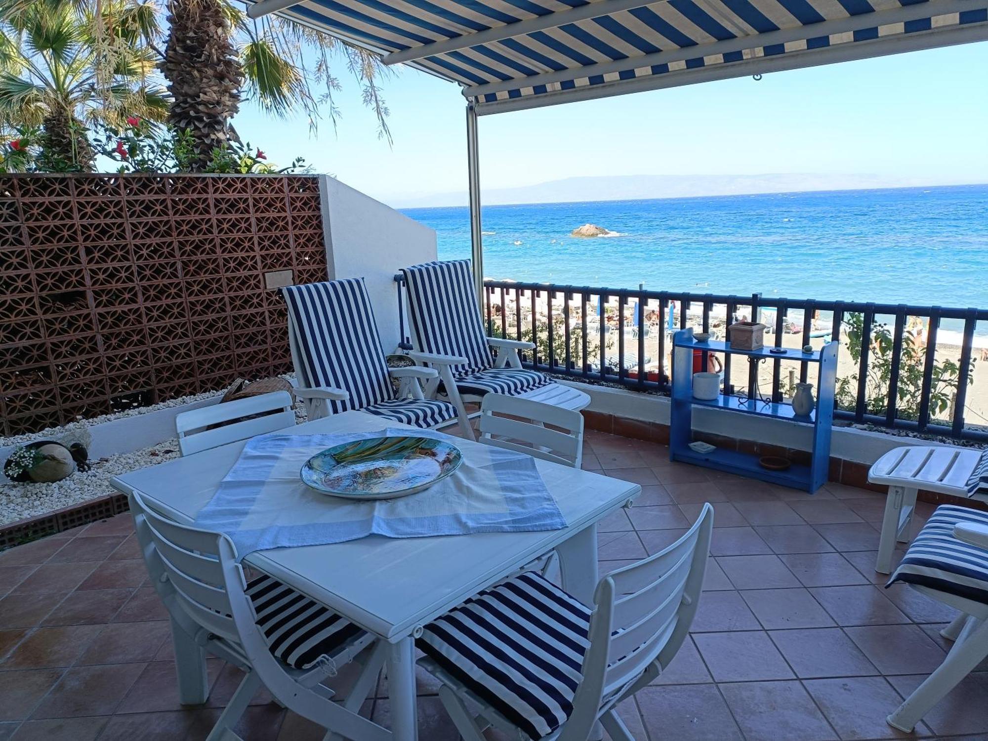 Casa Vacanze Margarita SantʼAlessio Siculo Esterno foto