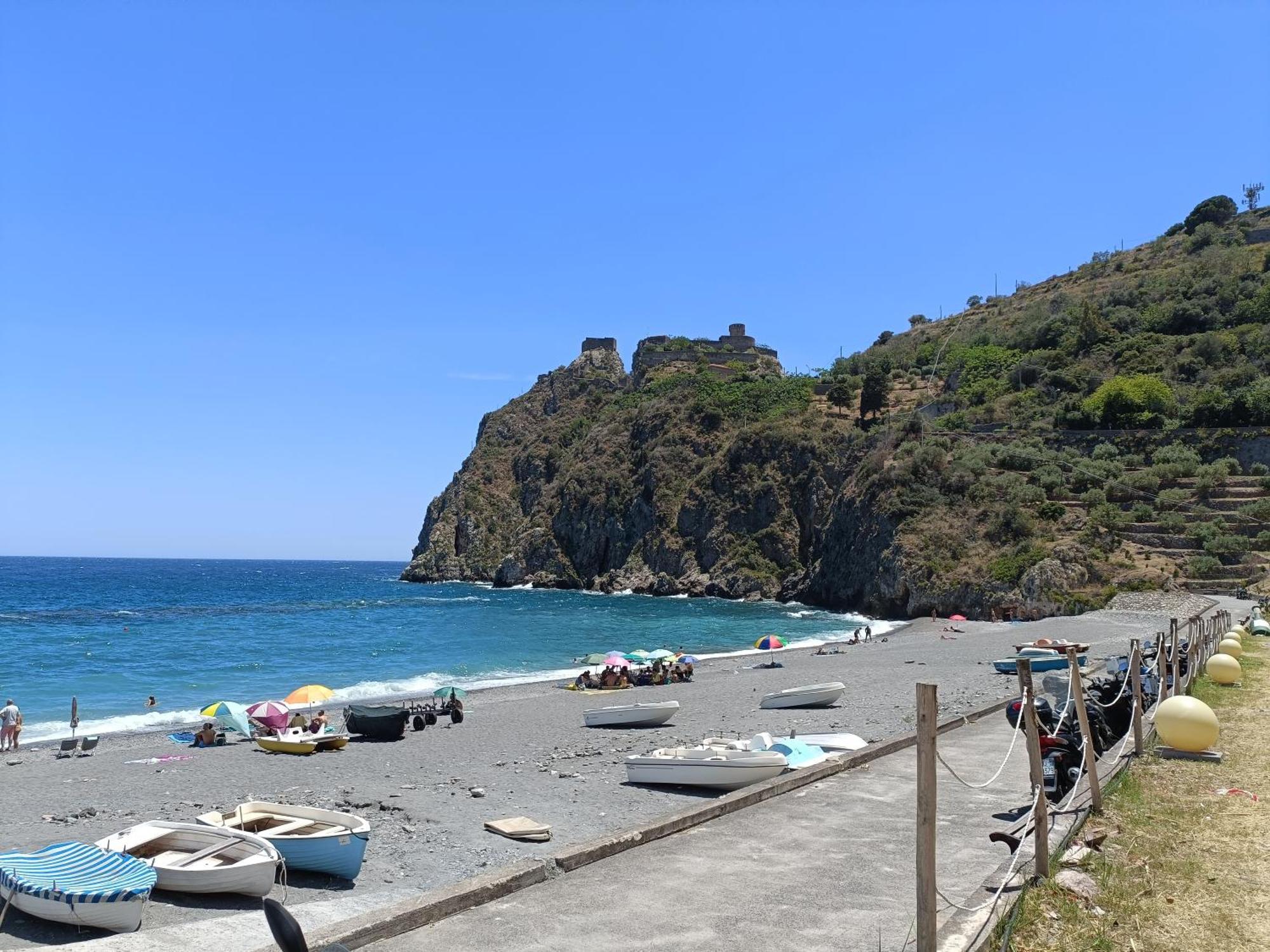 Casa Vacanze Margarita SantʼAlessio Siculo Esterno foto